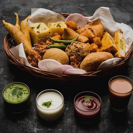 Capital O Hotel Sapphire Inn Gorakhpur Eksteriør bilde