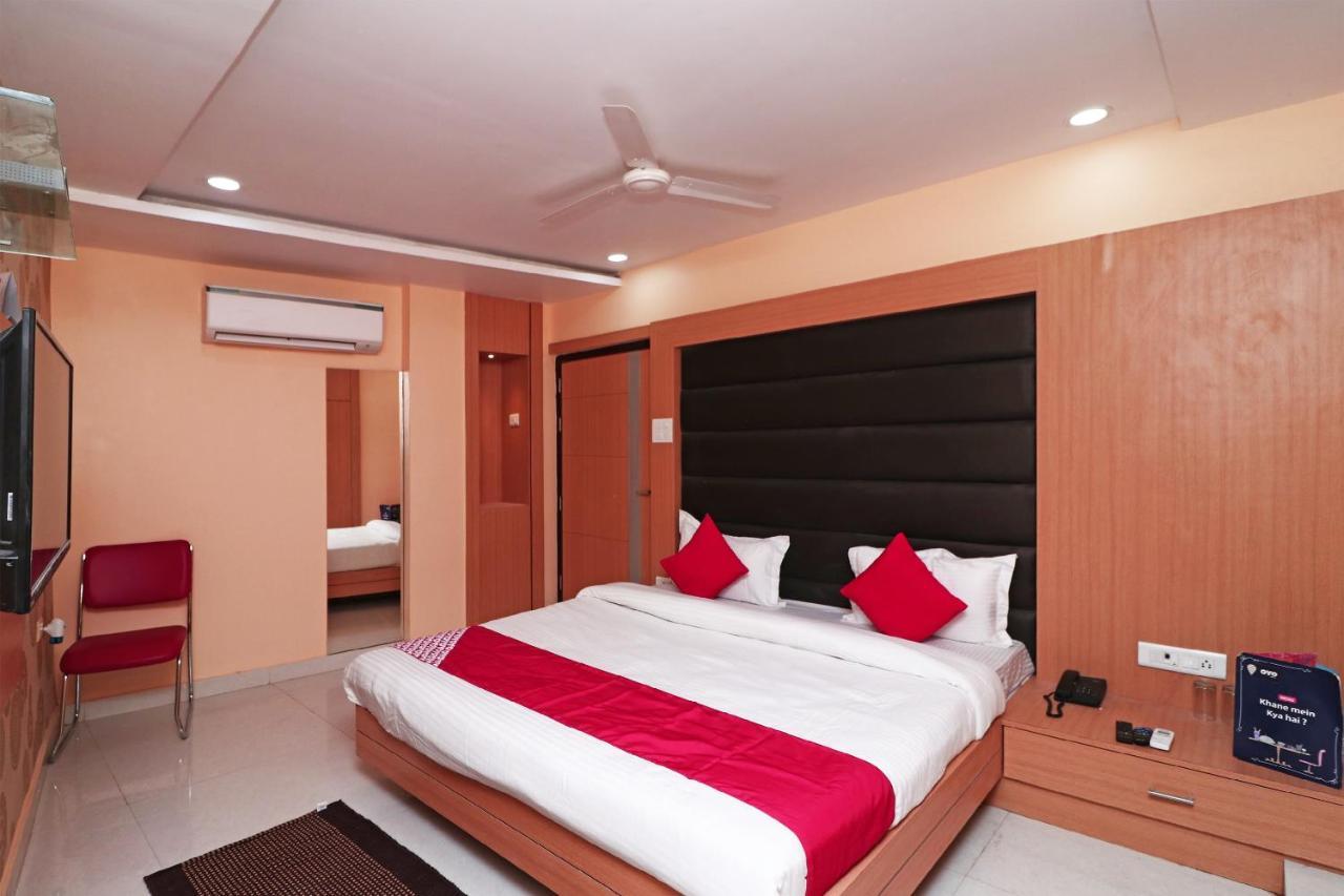 Capital O Hotel Sapphire Inn Gorakhpur Eksteriør bilde