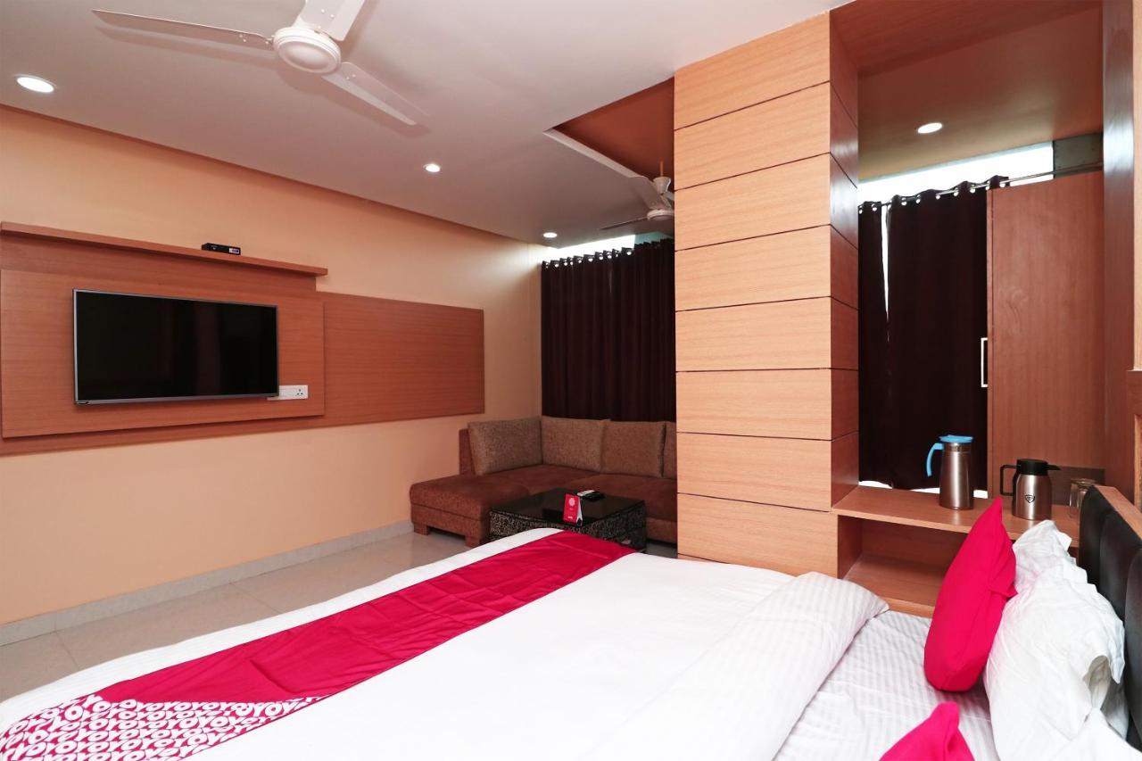 Capital O Hotel Sapphire Inn Gorakhpur Eksteriør bilde